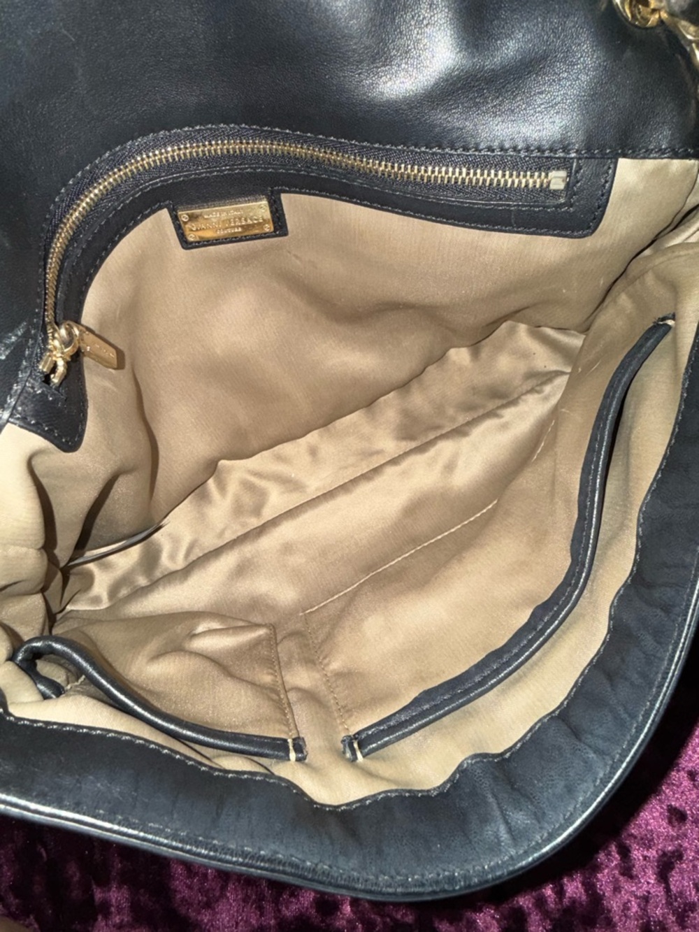 Gianni Versace black patent leather shoulder handbag purse - Picture 5 of 15